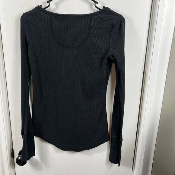 Gap black Octavia waffle Henley long sleeve t-shirt.  Size XS - Picture 7 of 7